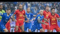 Saksikan drama Liga 1 antara Persija Jakarta dan Persib Bandung yang berakhir imbang 2-2! Meski unggul dua gol di babak pertama, Persija harus puas setelah Persib melakukan comeback epik. Baca selengkapnya untuk mengetahui momen-momen kunci dan klasemen terkini!